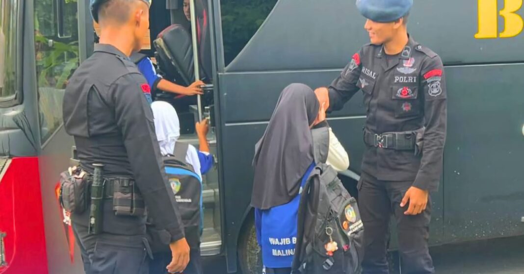 Bus sekolah